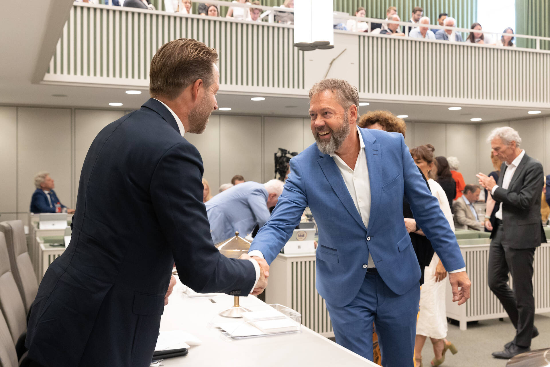 Senator Kemperman (rechts) in 2024 met demissionair minister De Jonge na debat over de Huurwet