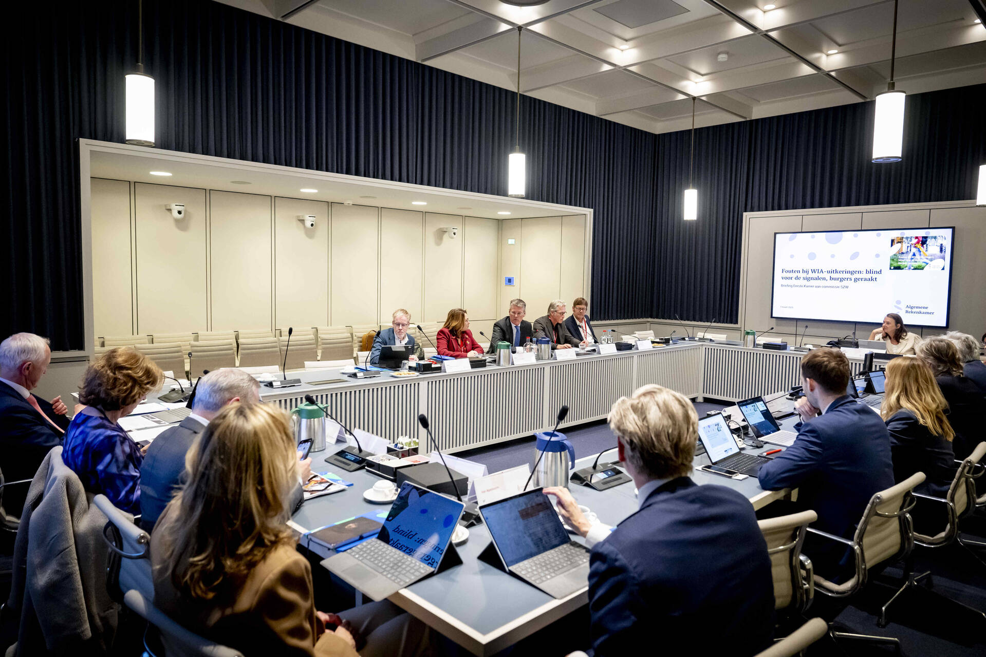 De commissie SZW ontvangt een technische briefing over het rapport 'Fouten bij WIA-uitkeringen'